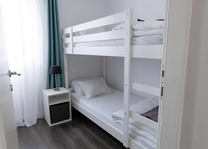 Queen By Lucija * Dramalj