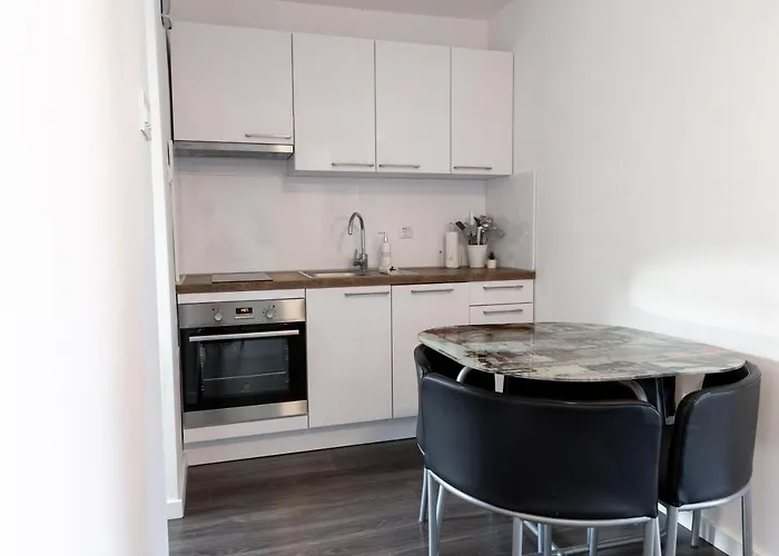 Queen By Lucija Dramalj