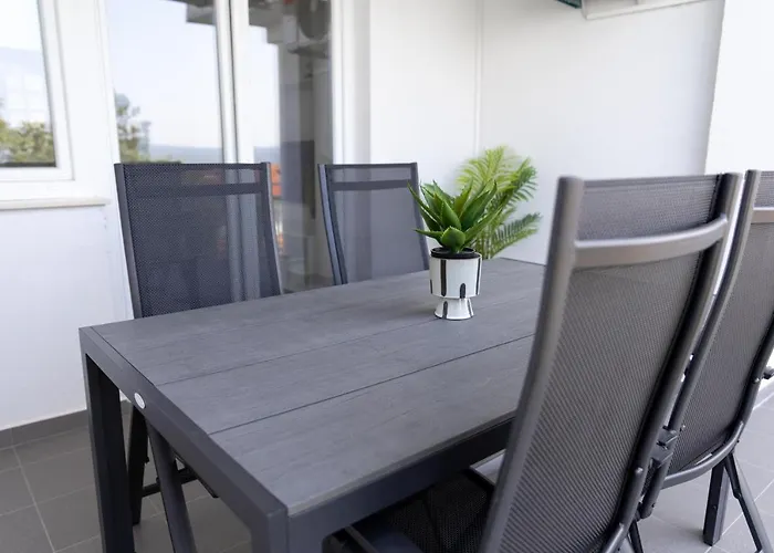 Queen By Lucija Apartment